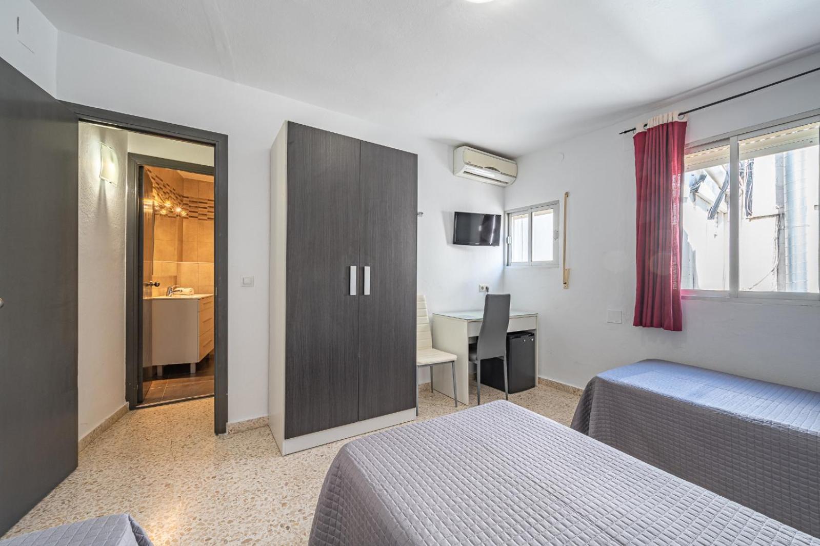 Hostal Ocana Manilva Bagian luar foto