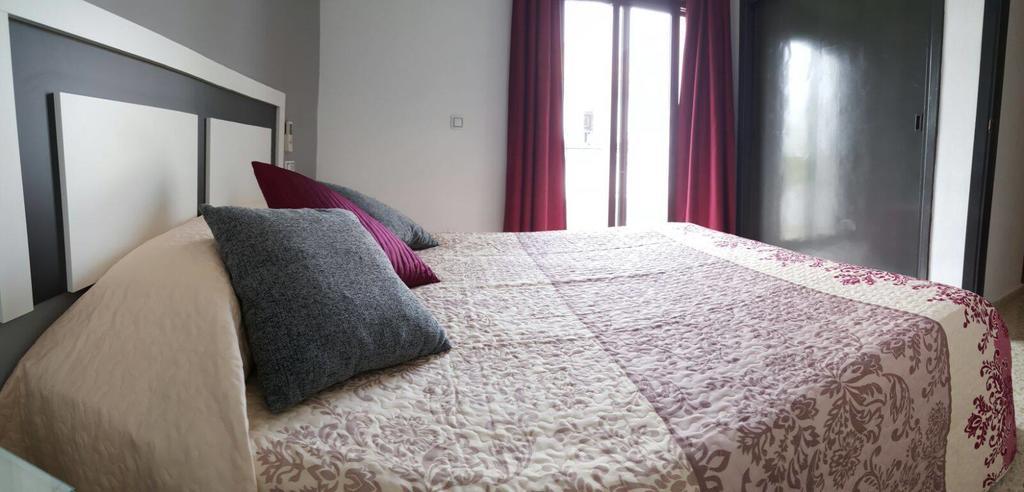 Hostal Ocana Manilva Bagian luar foto